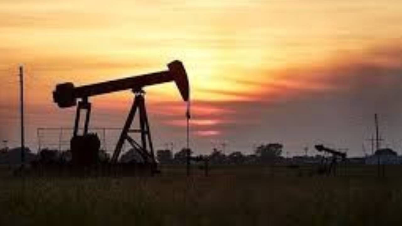 ABD'de Ham Petrol Stokları Sert Düşüş Kaydetti