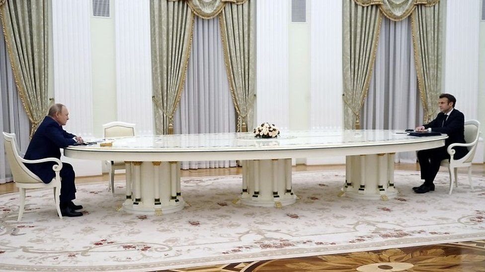 Fransa Cumhurbaşkanı Macron: ABD'nin Barış Sağlayamaması Durumunda Avrupa Putin ile Doğrudan Diyalog Aramalı