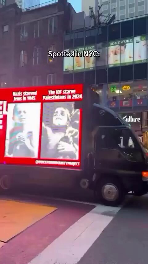 New York Times Meydanı'nda 'İsrail Yeni Nazidir' İçerikli Protesto