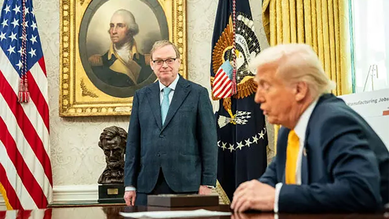 Trump'tan Hassett Açıklaması: 'Seni Olduğun Yerde Tutmak İstiyorum'