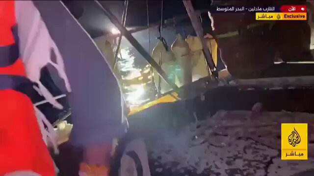 İsrail Ordusu Gazze'ye Yardım Gemisine Baskın, 14 Aktivist Gözaltına Alındı