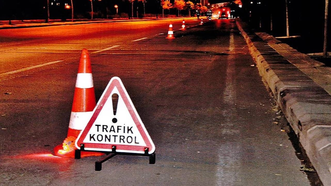 Afyonkarahisar'da Karamanlı Karıkoca Trafik Kazasında Hayatını Kaybetti