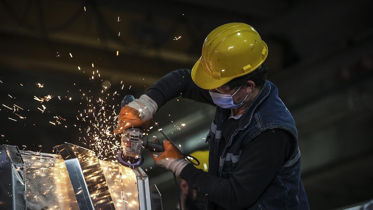 Ticaret Bakanlığı'ndan İş Güvenliği Uyarısı: Güvensiz Ayakkabılar Piyasadan Toplatılıyor