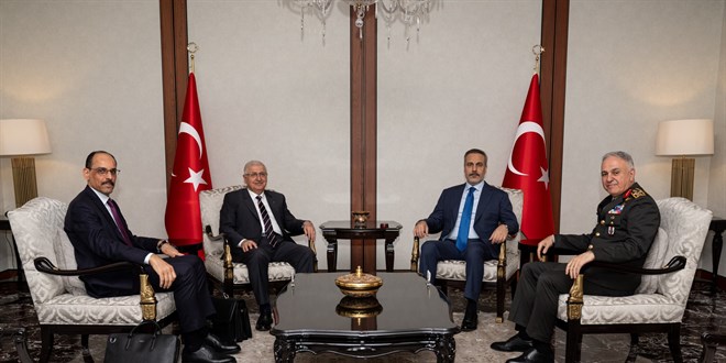Ankara'da İsrail'in İran Saldırıları Değerlendiriliyor: Dışişleri Bakanı Fidan Acil Toplantı Düzenledi