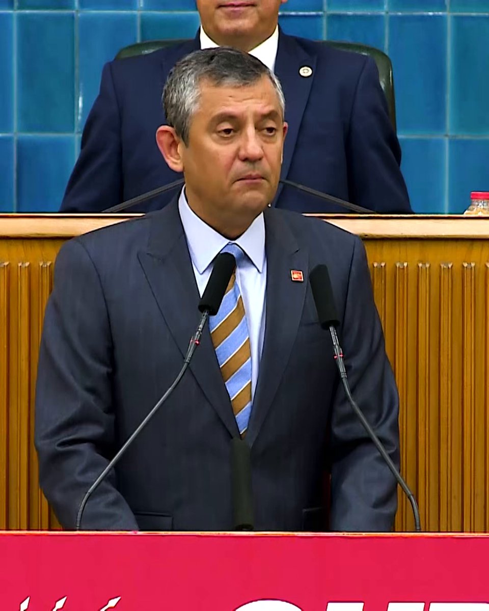 CHP Lideri Özel, Veresiye Defteriyle Yoksulluğa Dikkat Çekti