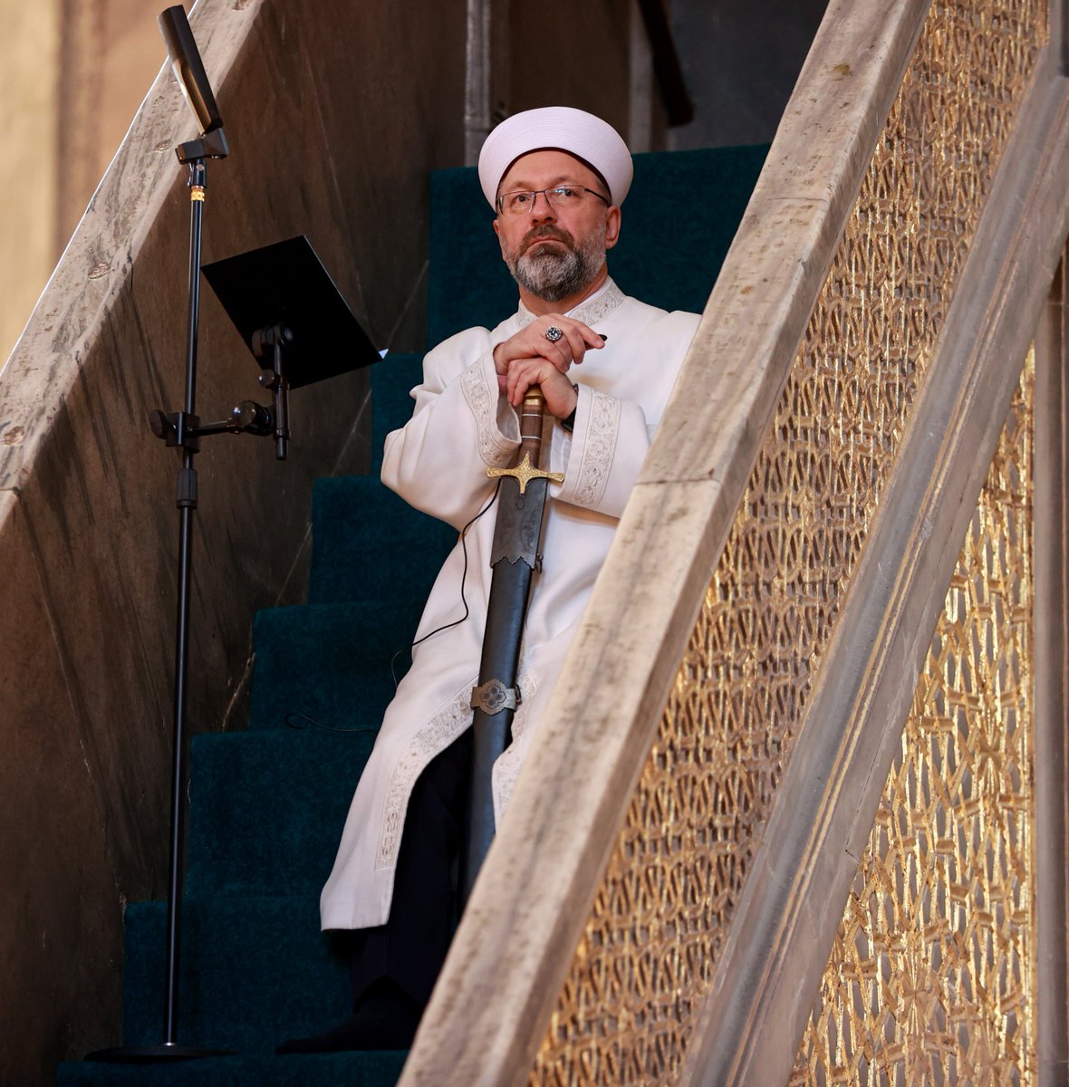 Diyanet'ten Kaçak Elektrik ve Su Kullanımına Haram Fetvası