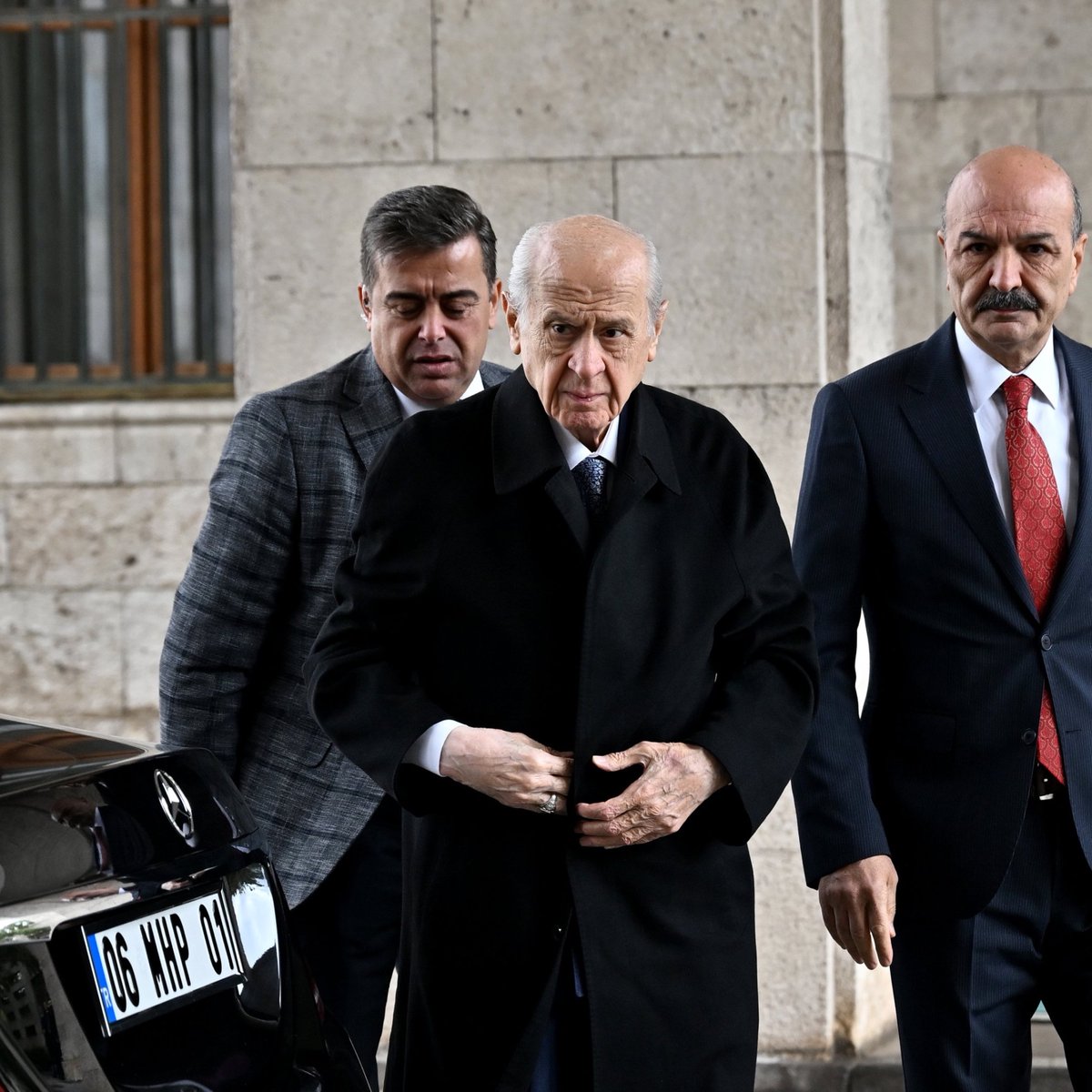 Bahçeli'den Özel'e Sokak Gezisi Vurgusu: 