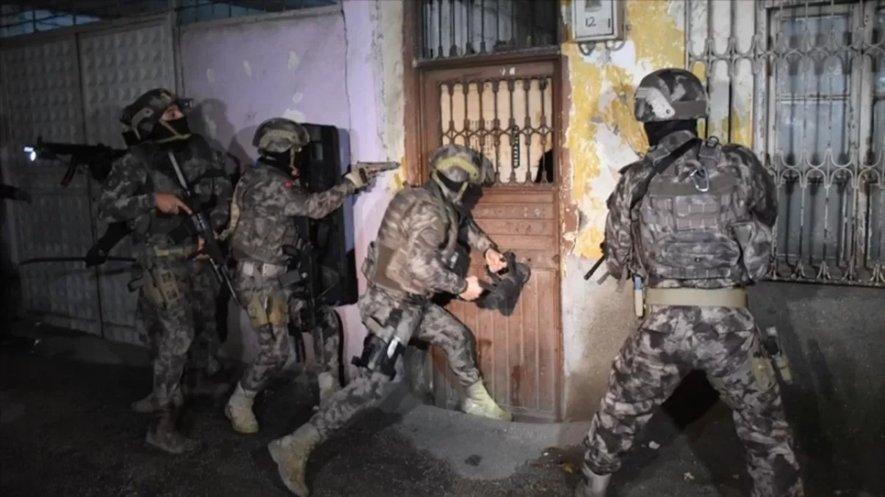 İstanbul'da DEAŞ Operasyonu: 8 Şüpheli Gözaltına Alındı