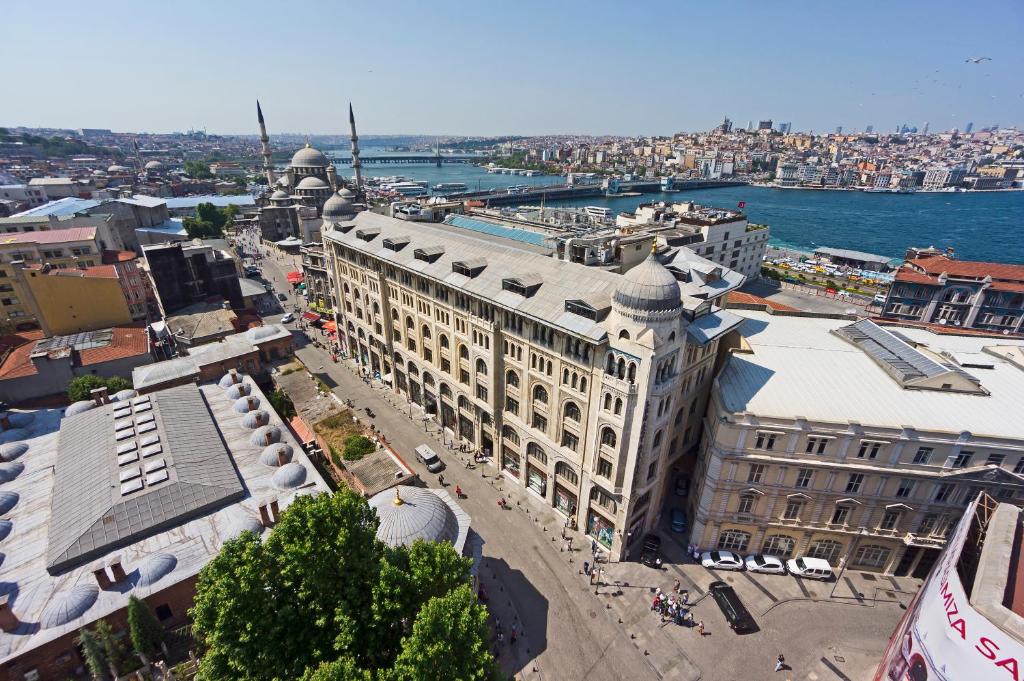 İstanbul Boğazı’nda Kaçak Yapılara Son: İBB Encümen Kararıyla Yıkım Başlıyor