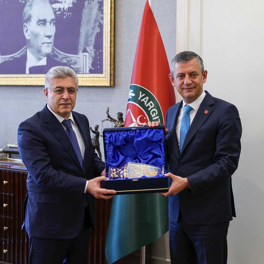 Özgür Özel Yargıtay Cumhuriyet Başsavcısı Muhsin Şentürk’ü Ziyaret Etti