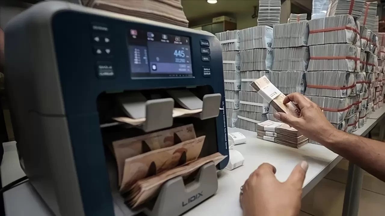 Türkiye Bankacılık Sektöründe Rekor Mevduat Artışı: 24 Trilyon Lirayı Aştı