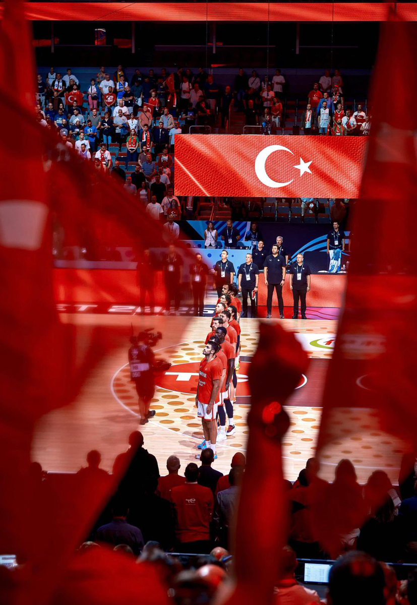 Ankara Büyükşehir Belediye Başkanı Mansur Yavaş'tan Milli Takıma Şampiyonluk Mesajı
