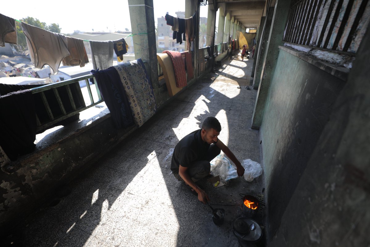 Gazze'de UNRWA Okulu, Yıkılan Evlerin Ardından Barınma Merkezi Oldu
