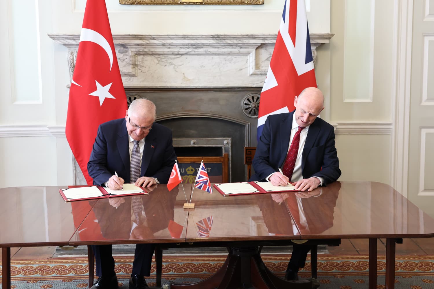 Türkiye ile Birleşik Krallık Arasında İmza: Eurofighter Anlaşması Resmileşti