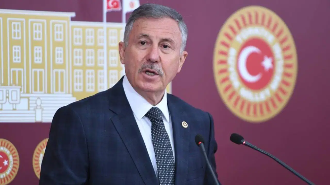 Selçuk Özdağ’dan İktidara Sert Tepki: 'Direksiyonda Siz Varsınız, Suçu Başkasına Atıyorsunuz'