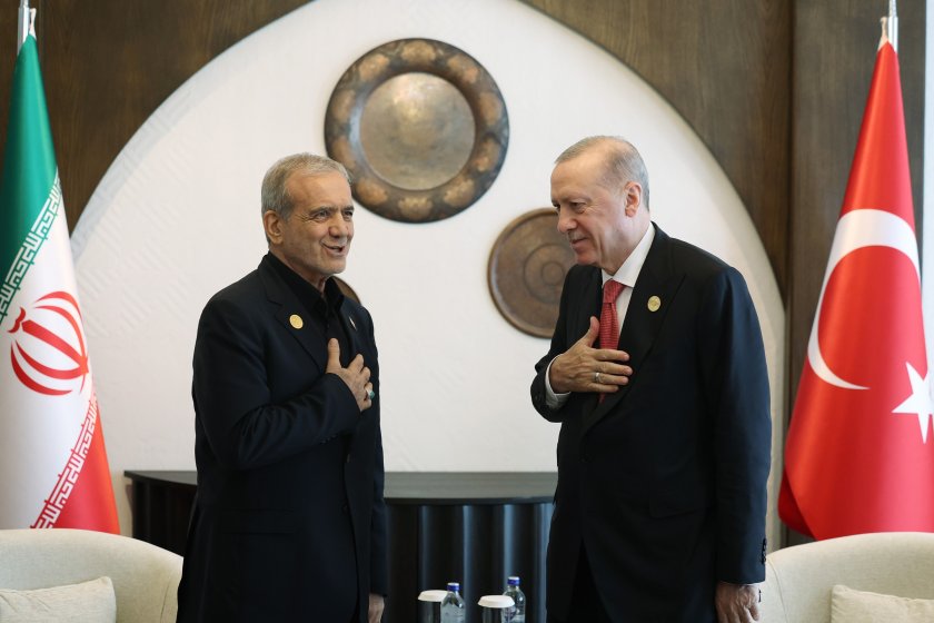 Erdoğan-Pezeşkiyan Telefon Görüşmesi: 'Türkiye Hava Sahasına Giren Füzeler İran Kaynaklı Değil'
