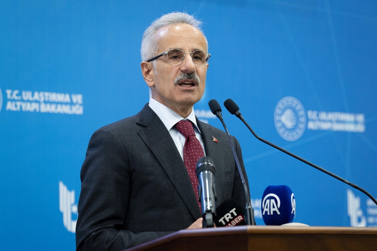 Bakan Uraloğlu Açıkladı: Bölgedeki Yolcuların Tahliyesi Umman Üzerinden Yapılıyor