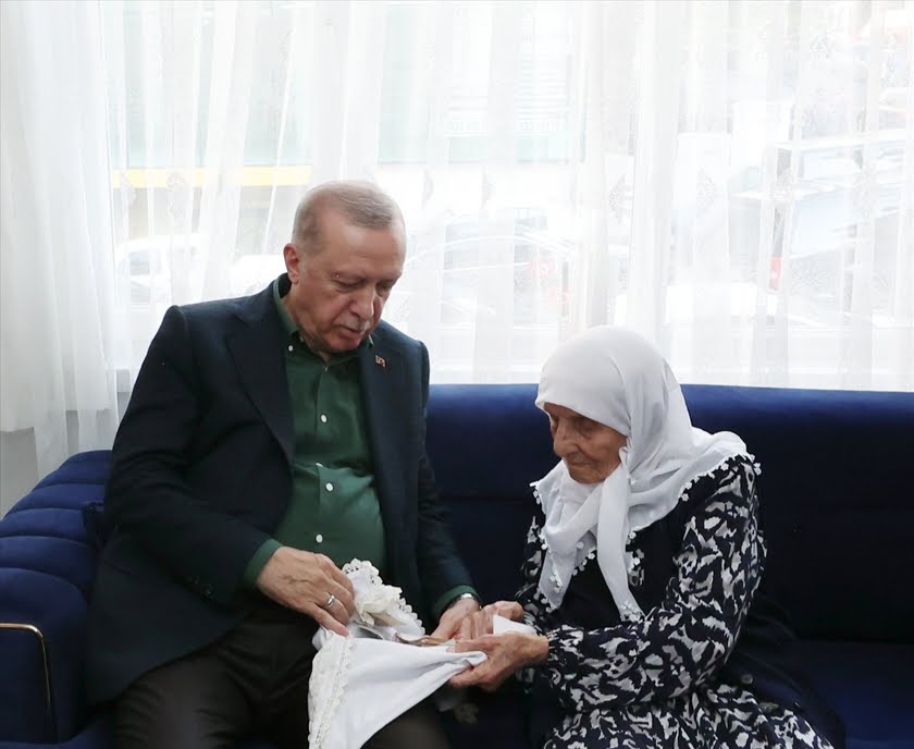 99 Yaşındaki Muzaffer Gülşen, Biriktirdiği Paraları Filistin Çocuklarına Bağışladı
