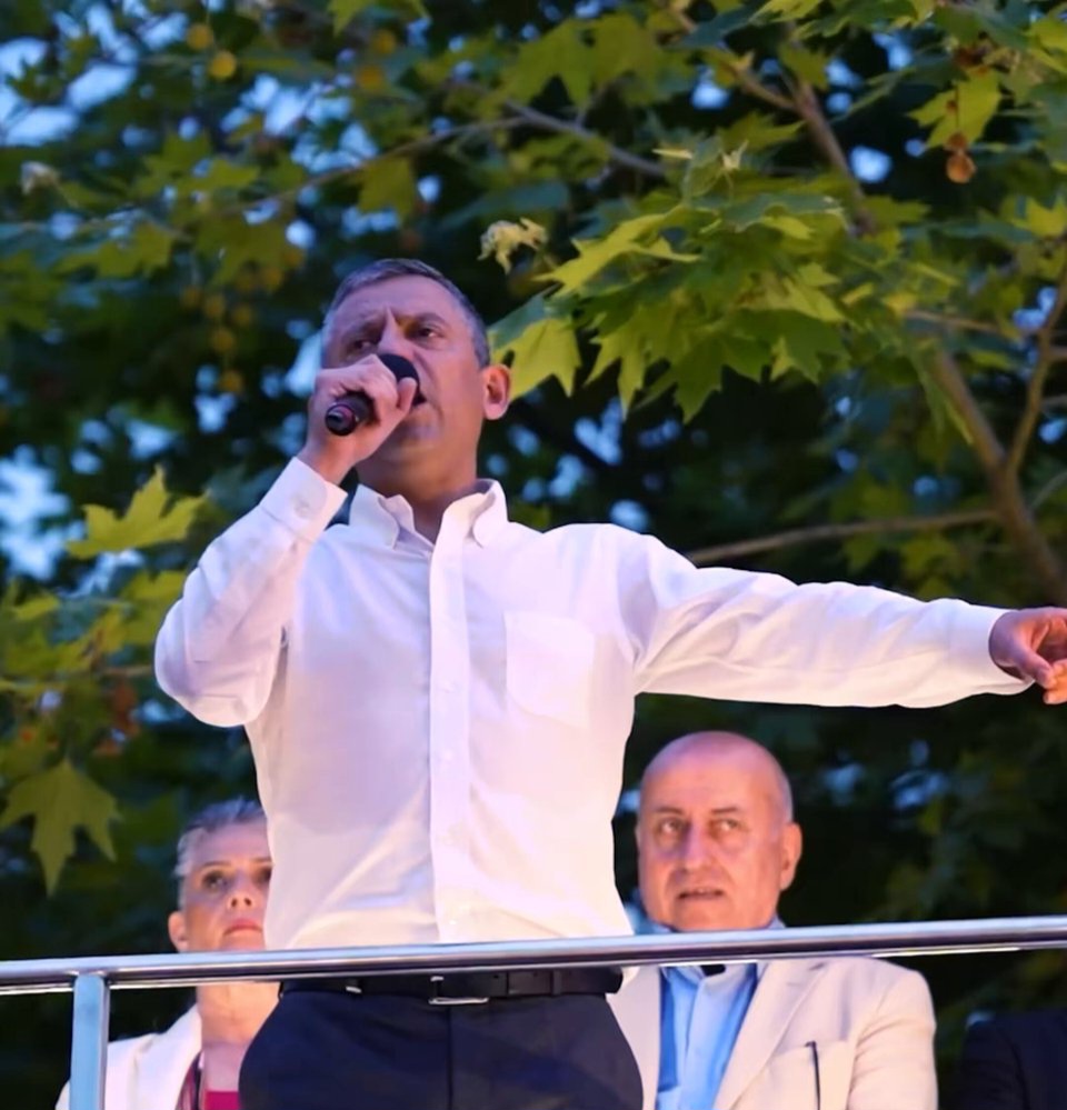 CHP Lideri Özel'den Erdoğan'a Beyaz Toros Eleştirisi