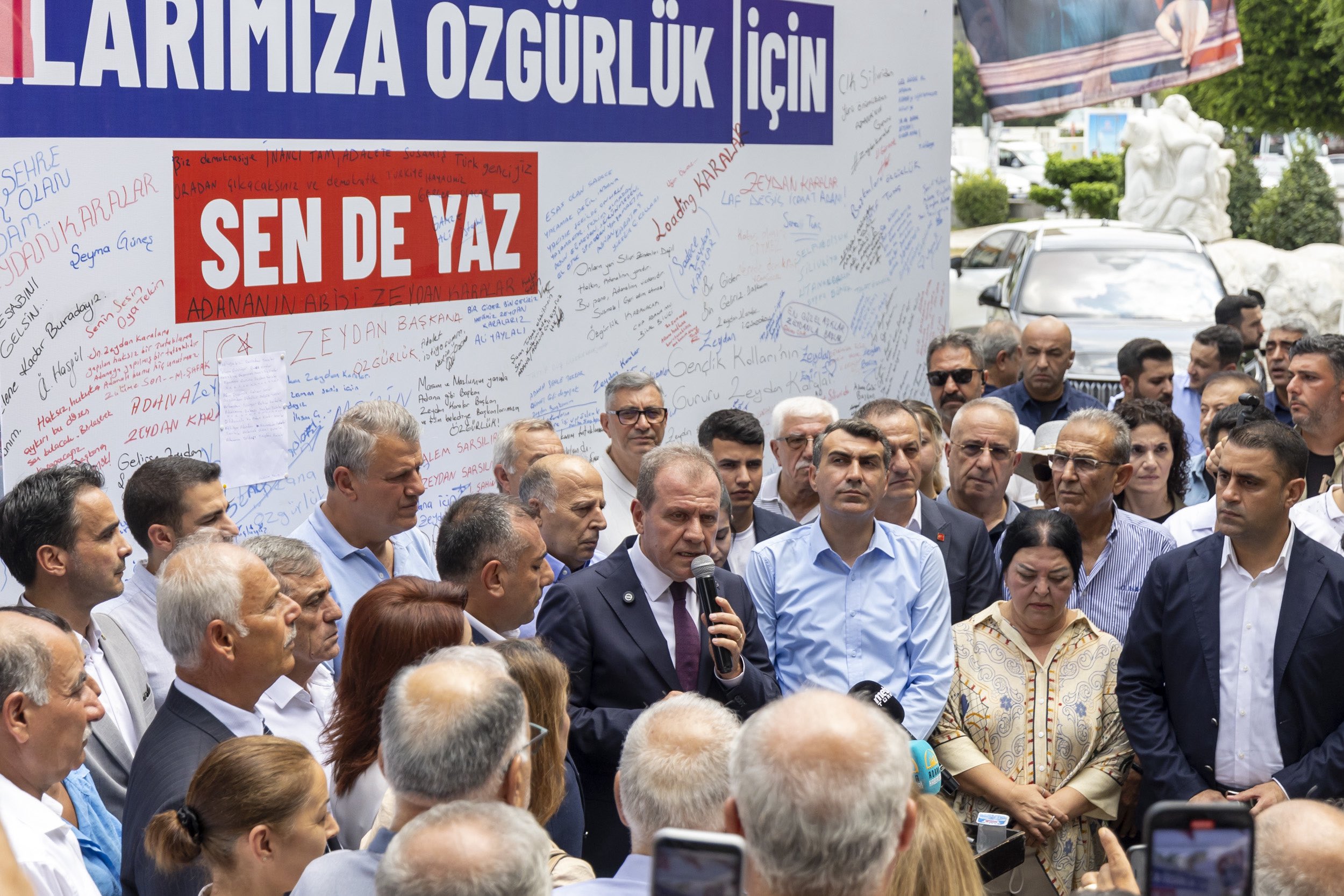 Mersin Büyükşehir Belediye Başkanı Seçer'den Adana'ya Destek Ziyareti