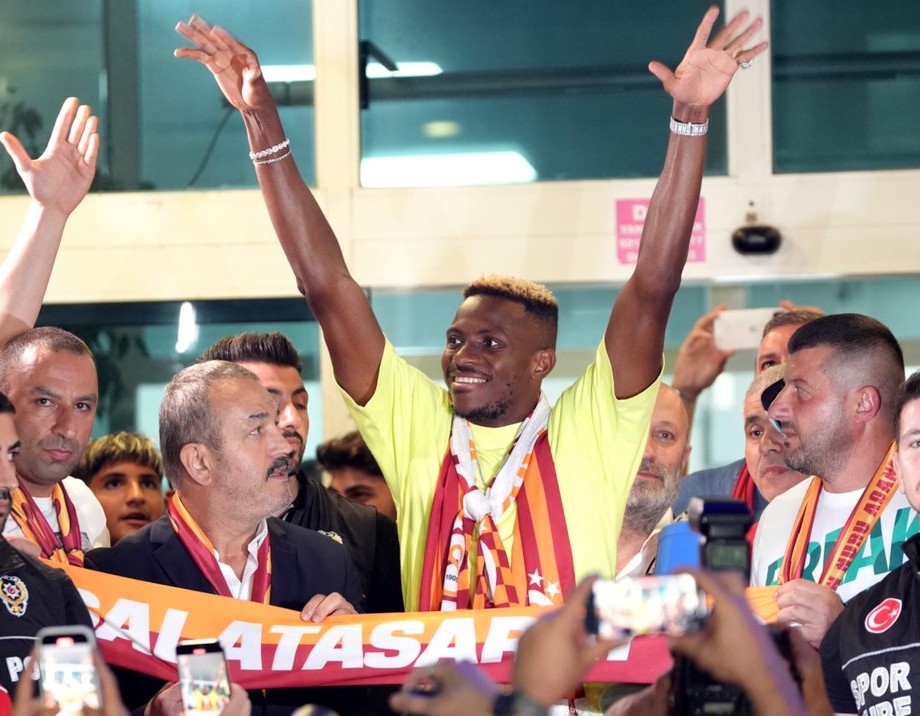 Galatasaray Taraftarları, Victor Osimhen'in Dönüşü İçin Heyecanla Bekliyor