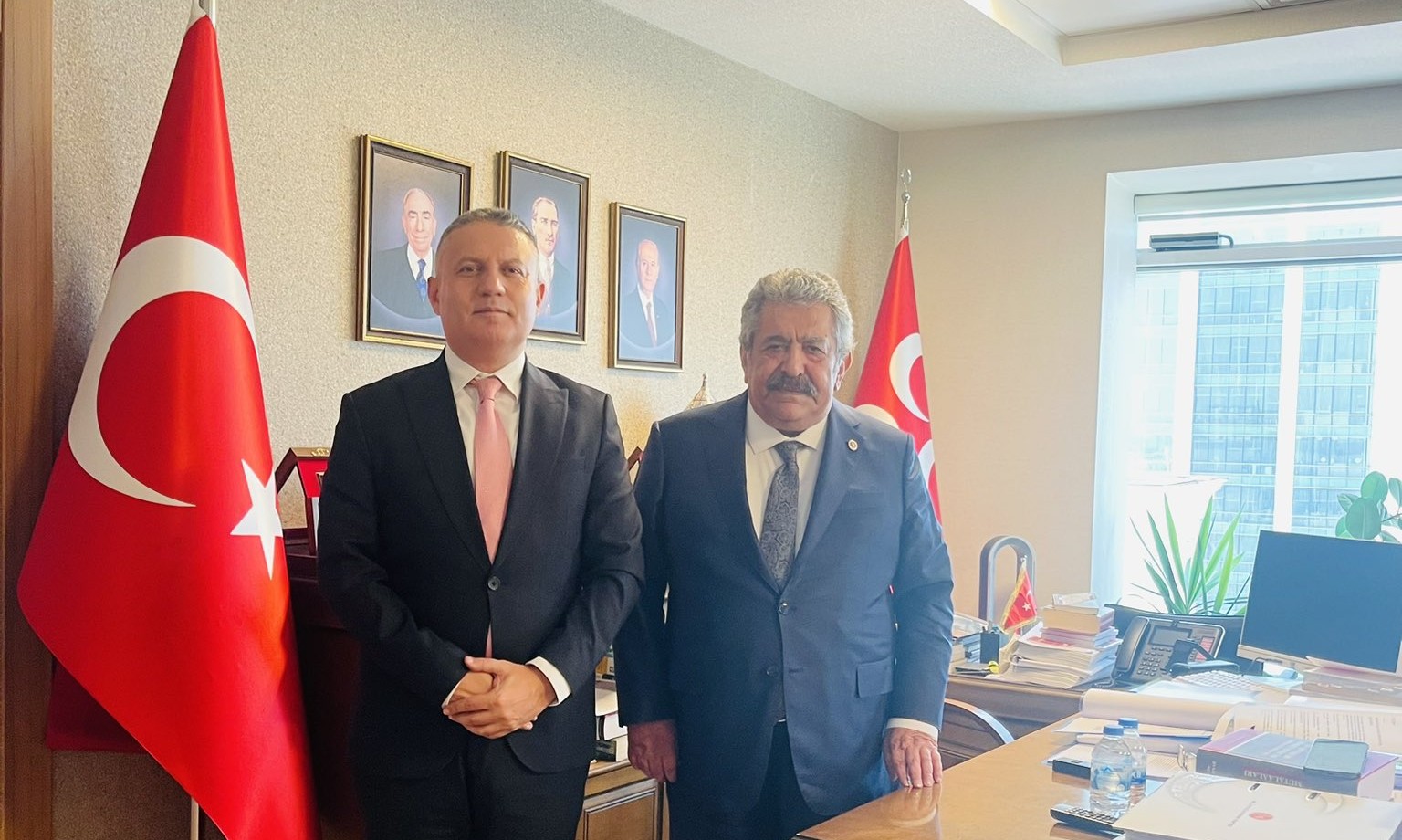 Ahmet Özer'in Avukatından, Feti Yıldız'a Övgü ile Ziyaret