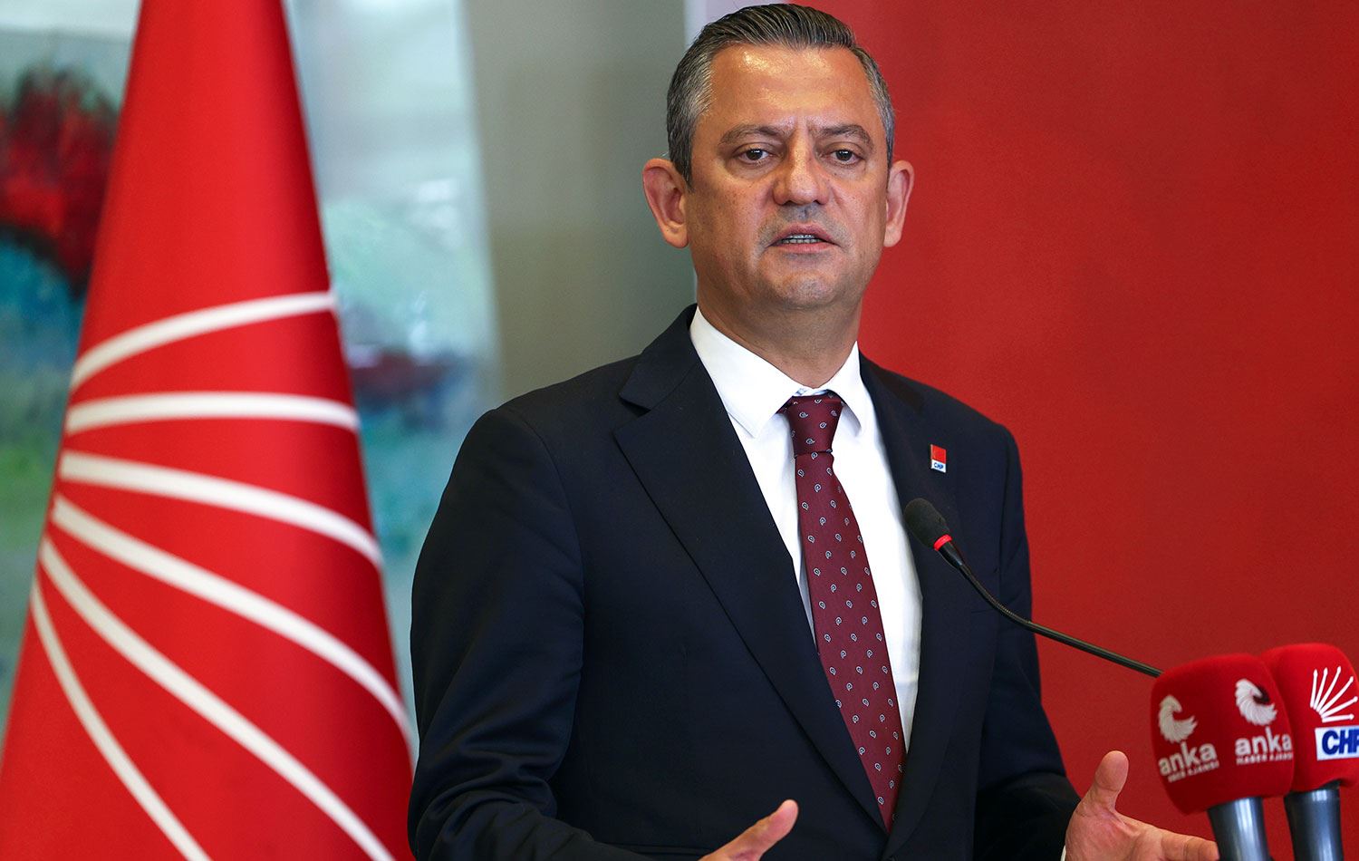 Özel'den 'Eren Bülbül' ve 'Ferhat Gedik' Mesajı!