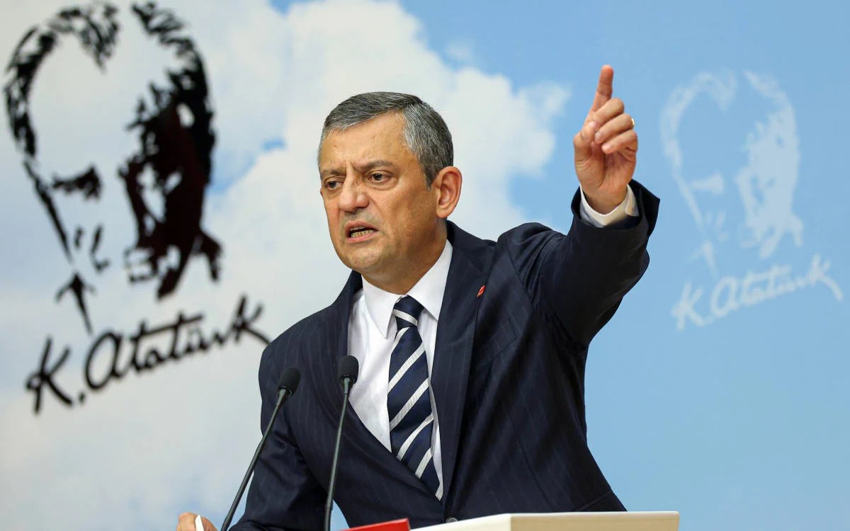 Tüm Türkiye Saat:12:00'yi Bekliyor!