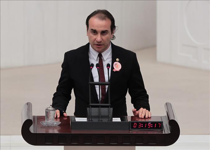 Alparslan Türkeş'in Oğlu Kutalmış Türkeş'ten Açıklama: 'Sayenizde Olmaz Denilen Ne Kadar İhanet Varsa Hepsi Gerçek Oldu!'