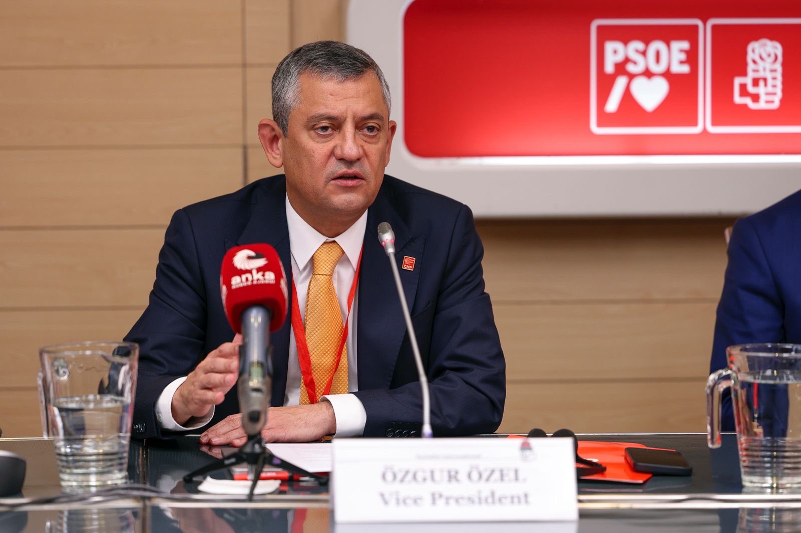 CHP Genel Başkanı Özgür Özel, Madrid'de Sosyalist Enternasyonal Toplantısında Konuştu
