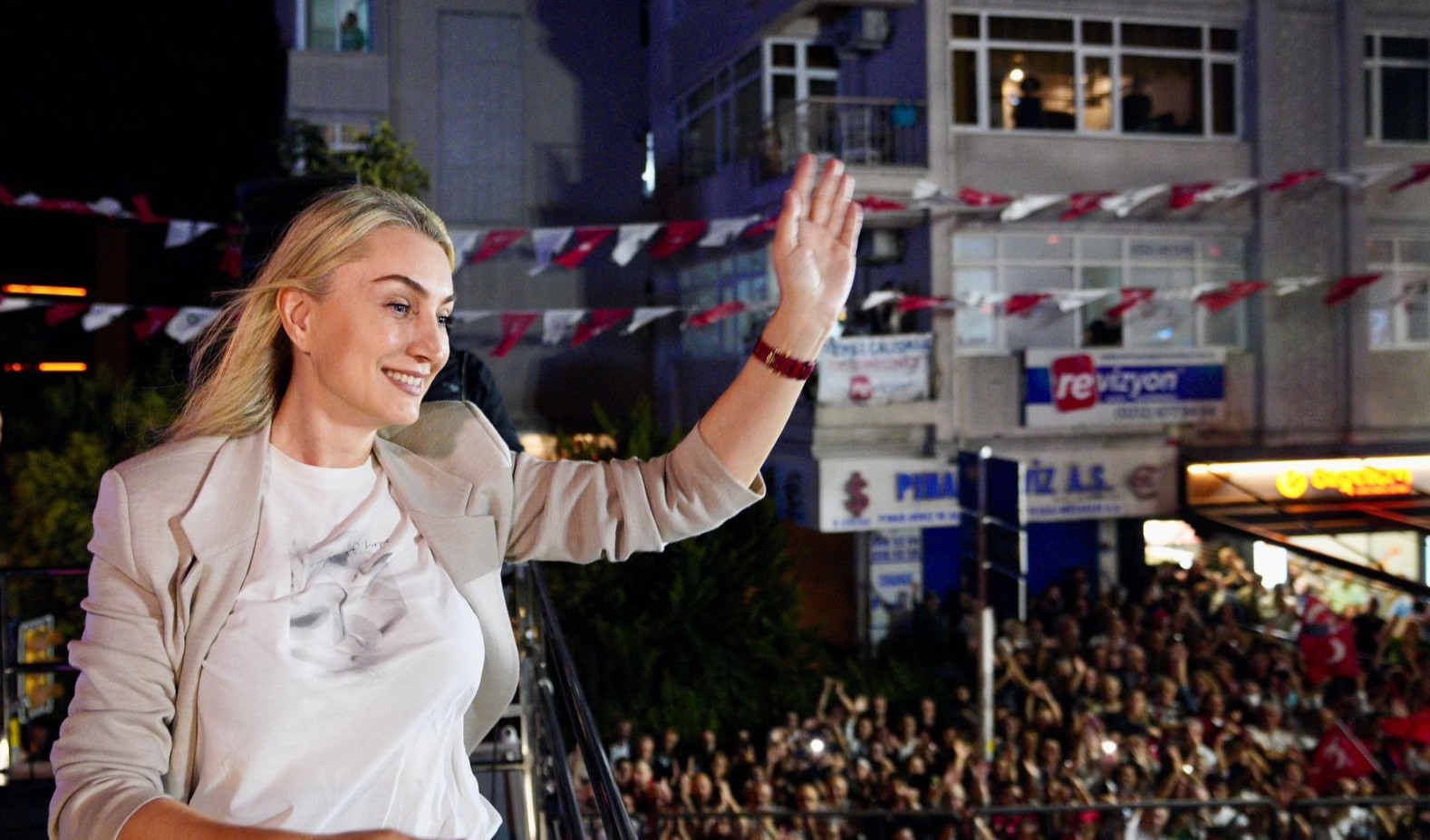 Dilek Kaya İmamoğlu'ndan Sert Çıkış: 'Sandıktan Çıkan İrade Ceza Aldı, Demokrasi Tutsak'