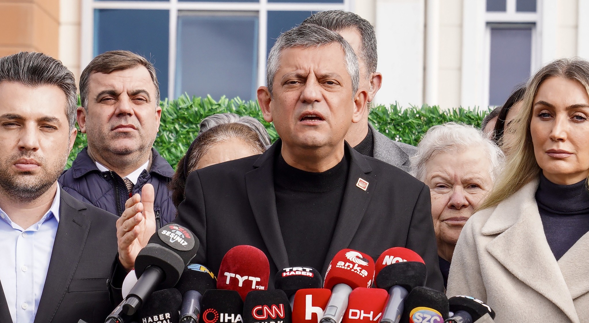 Özel'den MHP'ye Hodri Meydan: 'Haftaya Salı Sabahleyin Feti Yıldız Tek İmzalı Kanun Maddesi Versin. O İmzayı da Vereceğiz. Ben Vereceğim.'