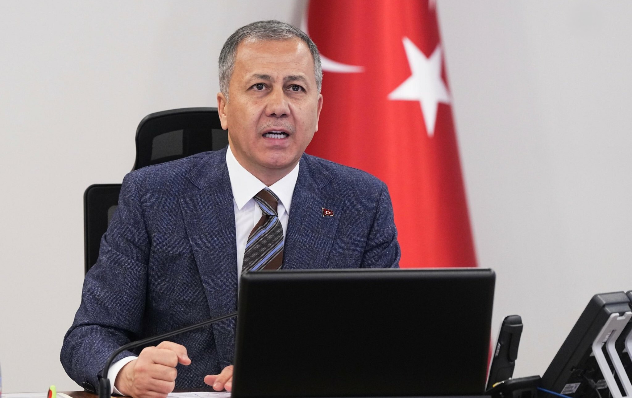 Mersin'de Tarihi Operasyon: 1.9 Milyar TL'lik Suç Geliri Aklama Şebekesi Çökertildi