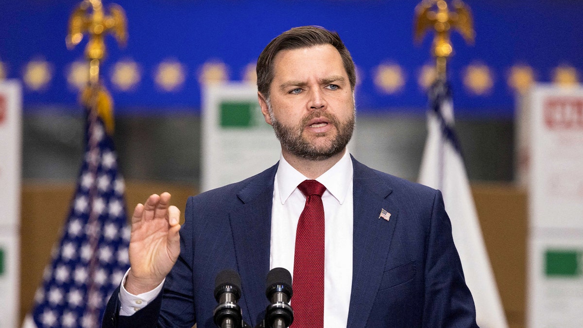 ABD Başkan Yardımcısı Vance'tan İran Nükleer Programına İlişkin Açıklama: Diplomasi Vurgusu ve Alternatif Seçenekler