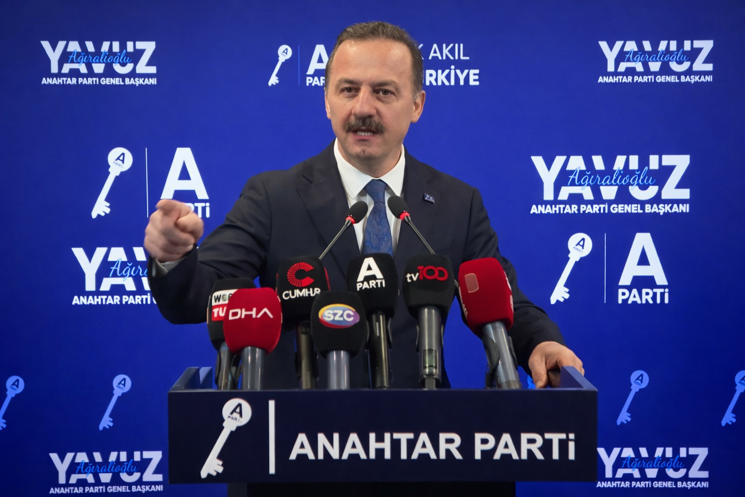 Ağıralioğlu: 'Kürtlerin Başına Gelmiş En Büyük Bela Öcalan'dır'