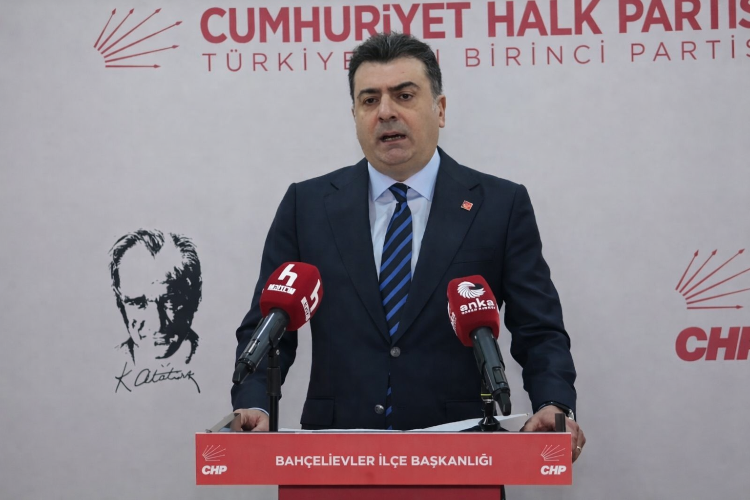 CHP'DEN DİPLOMA ÇAĞRISI: 'GETİRİP MAHKEMEYE KOYUN'