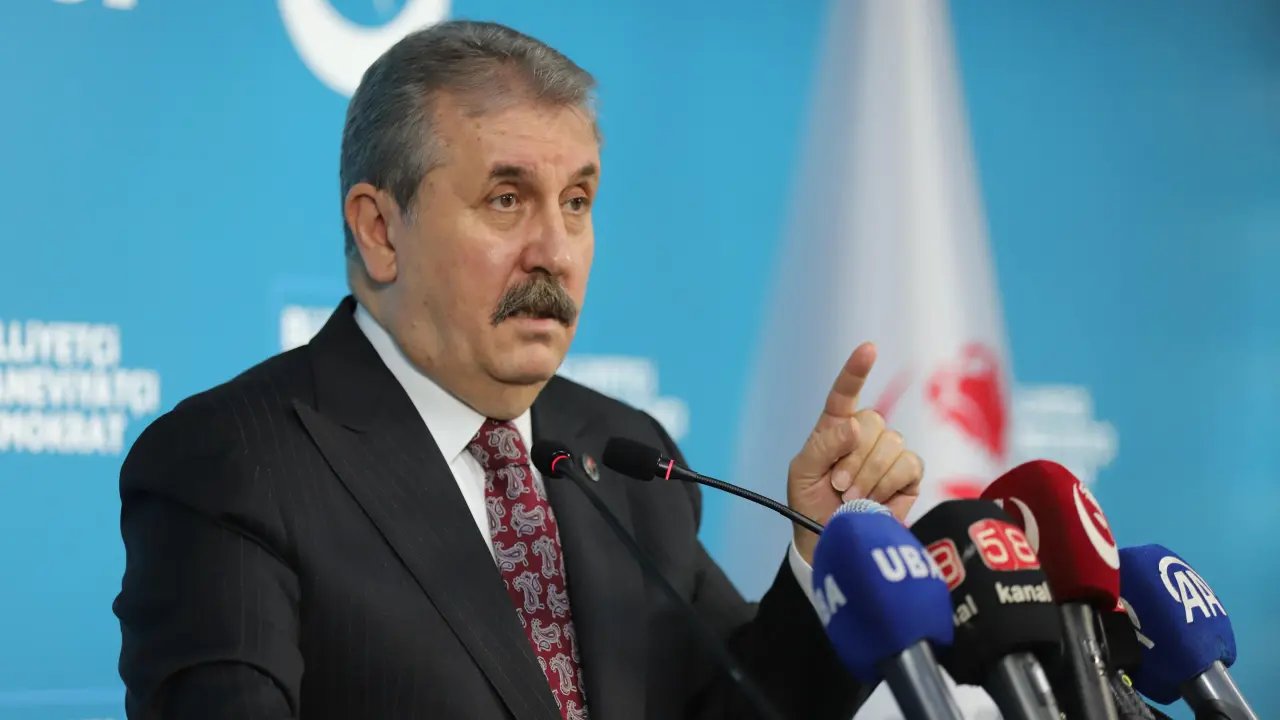 Eğitim Sistemi Tartışılıyor: Destici’den Reform Çağrısı
