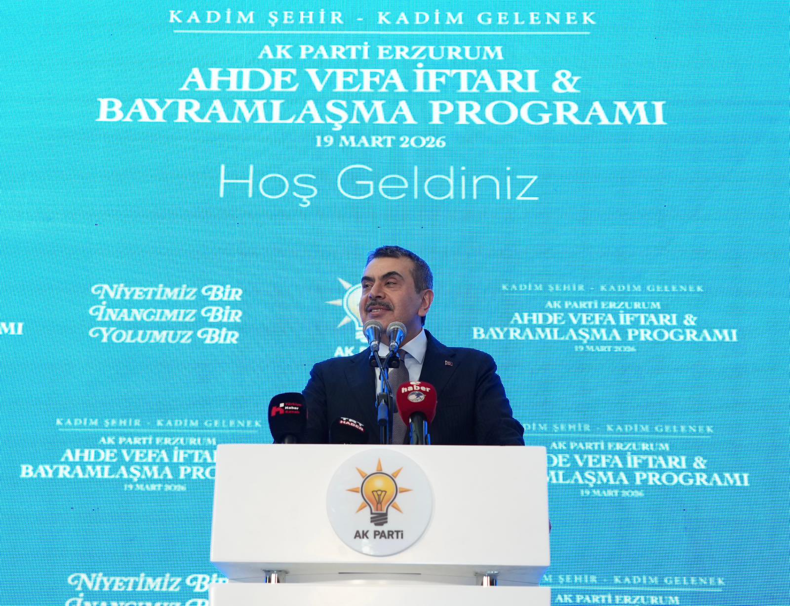 Yusuf Tekin: 'Değerlerimize hakaret edenlerin nesli tükenecek'