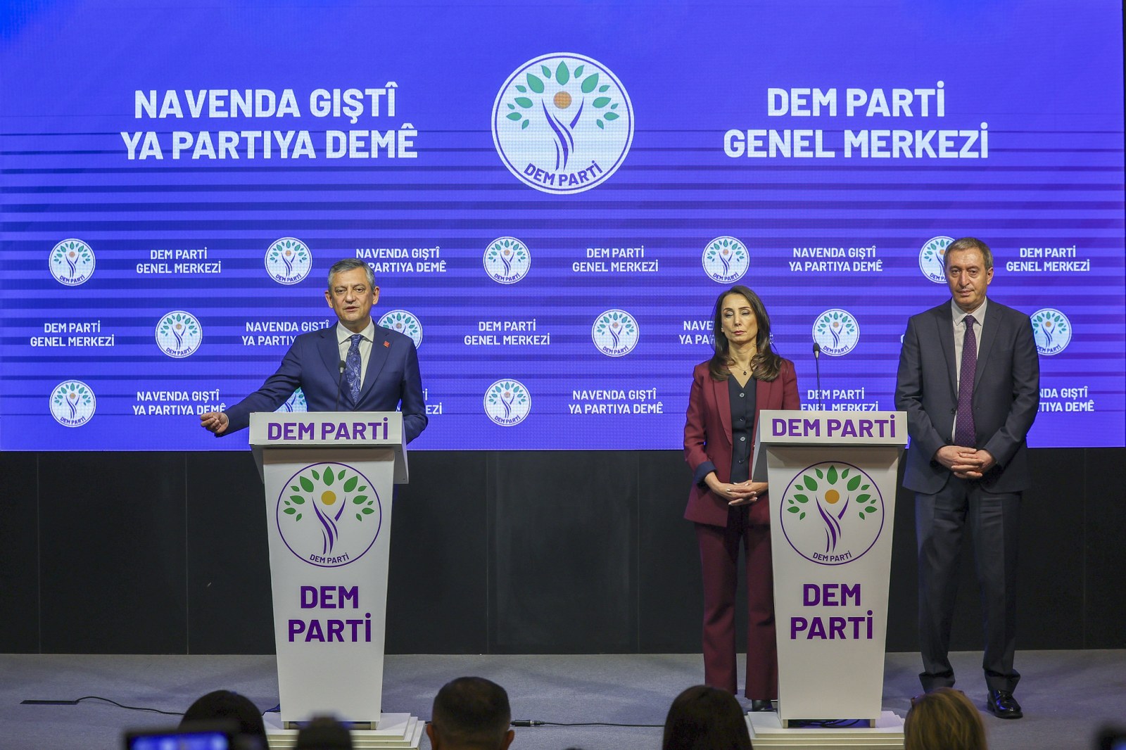 Özgür Özel’den DEM Parti Ziyareti: 'Ara Seçim Anayasal Bir Zorunluluktur'