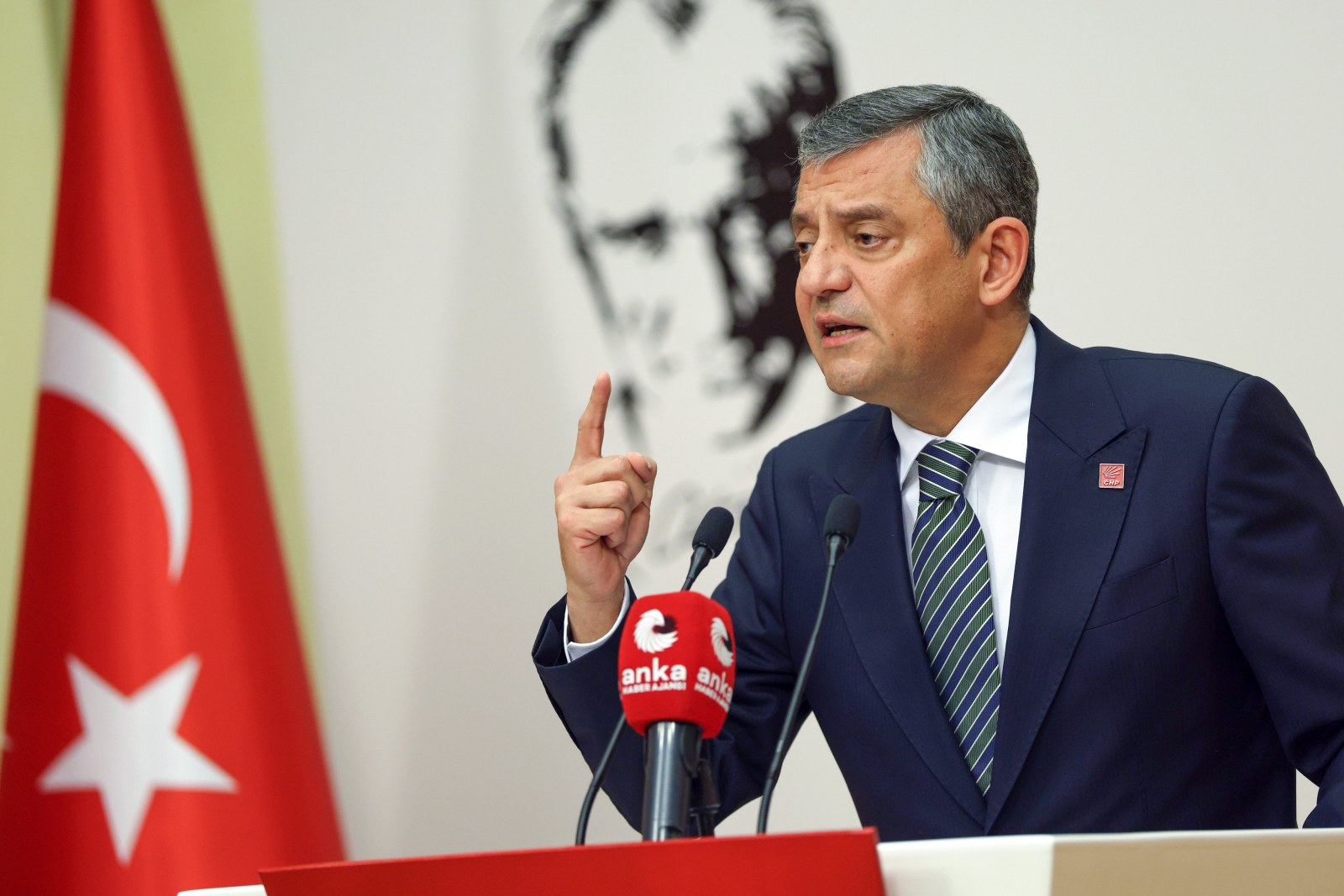 Bursa Gözaltıları Sonrası Özgür Özel’den Sert Çıkış: 'Mafya Mısınız?'