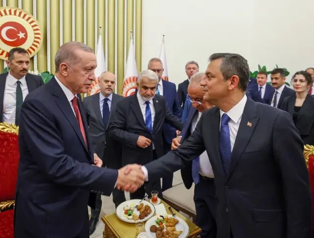 Cumhurbaşkanı Erdoğan'dan Özgür Özel'e Sert Çıkış : 