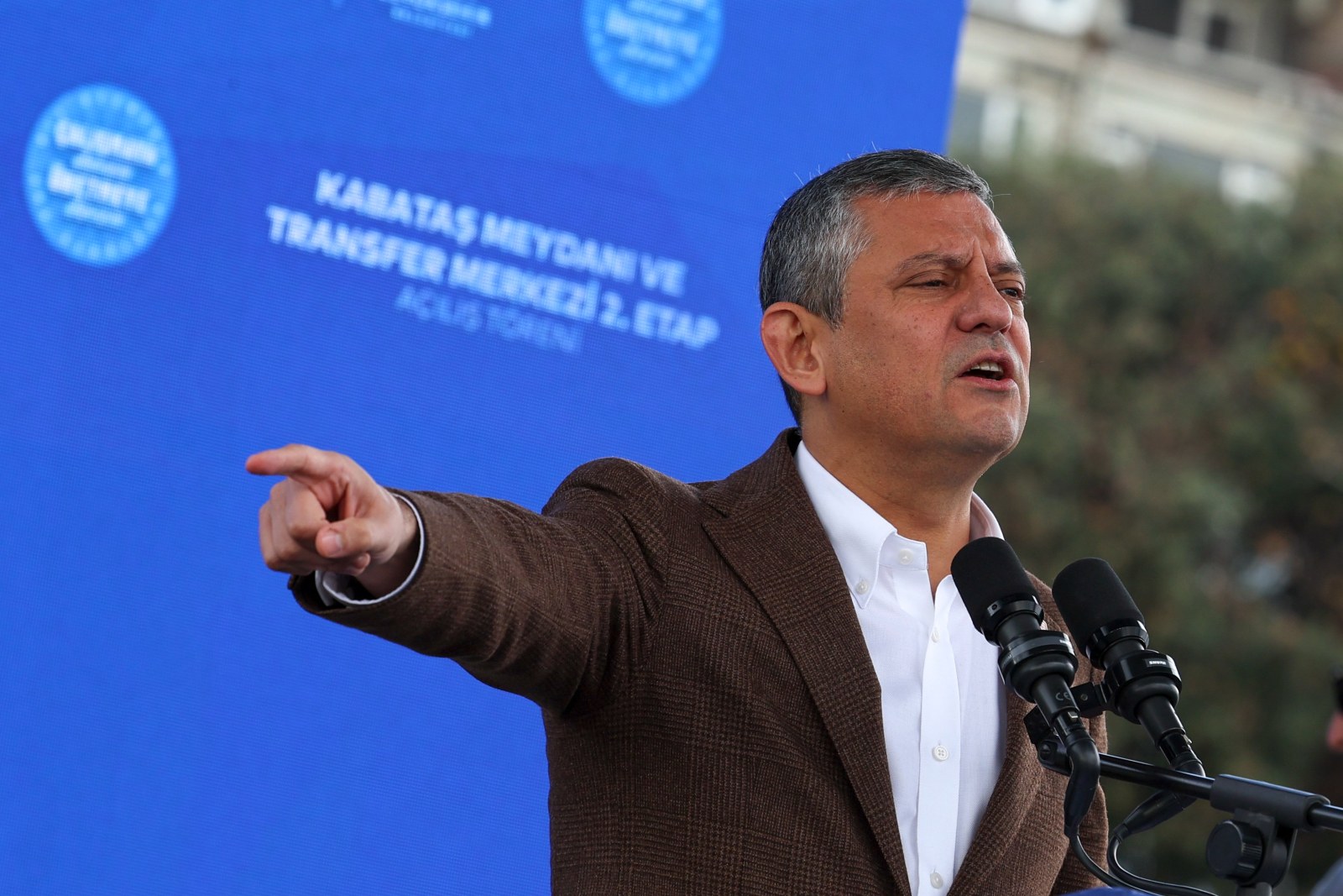 Özgür Özel'den İddianame Tepkisi: 'Tanık Beyanıyla Tutuklular Derhal Serbest Bırakılmalı'