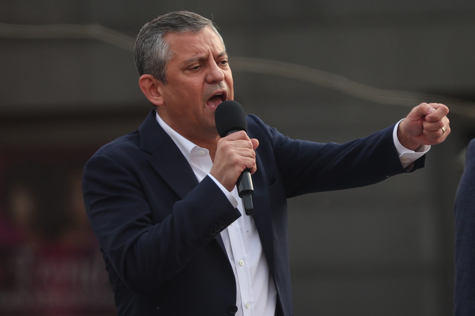 Özel'den Sert Çıkış: 'AK Parti'nin Kara Düzenine Çökeceğiz, Vagon Gibi Peşlerinden Gitmeyiz!'