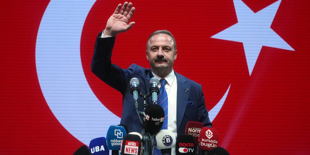 Ağıralioğlu'ndan Türk Milletine Çağrı : 'Bağlılığımız Devlet ve Millet Bağıdır'