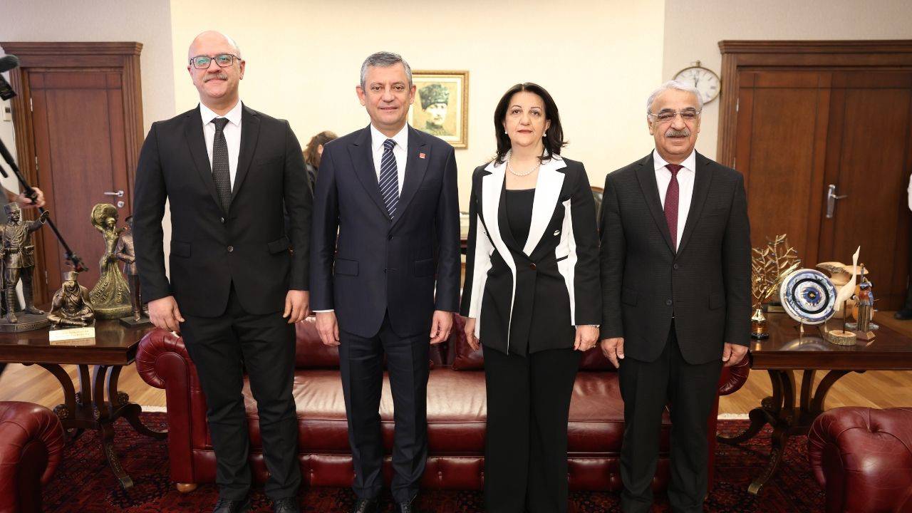 DEM Parti İmralı Heyeti'nin CHP Görüşmesi Başladı.