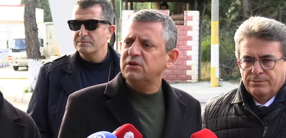 Özel'den Sert Çıkış: 'Siyasi Tutukluk Var, İHA Skandalında Yetki Erdoğan'da'