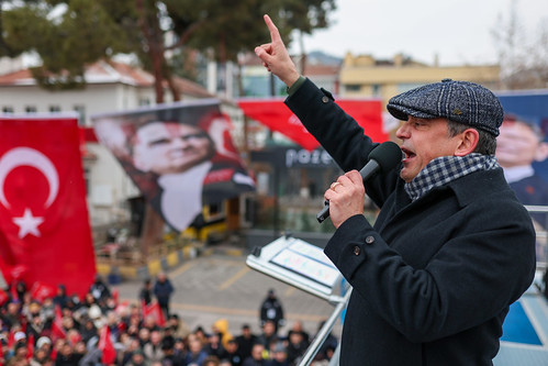 Özel'den Sert Sözler: 'Erdoğan, Trump'tan Korkan, Sıkışınca Tükürdüğünü Yalayan Bir Siyasetin İnsanı'