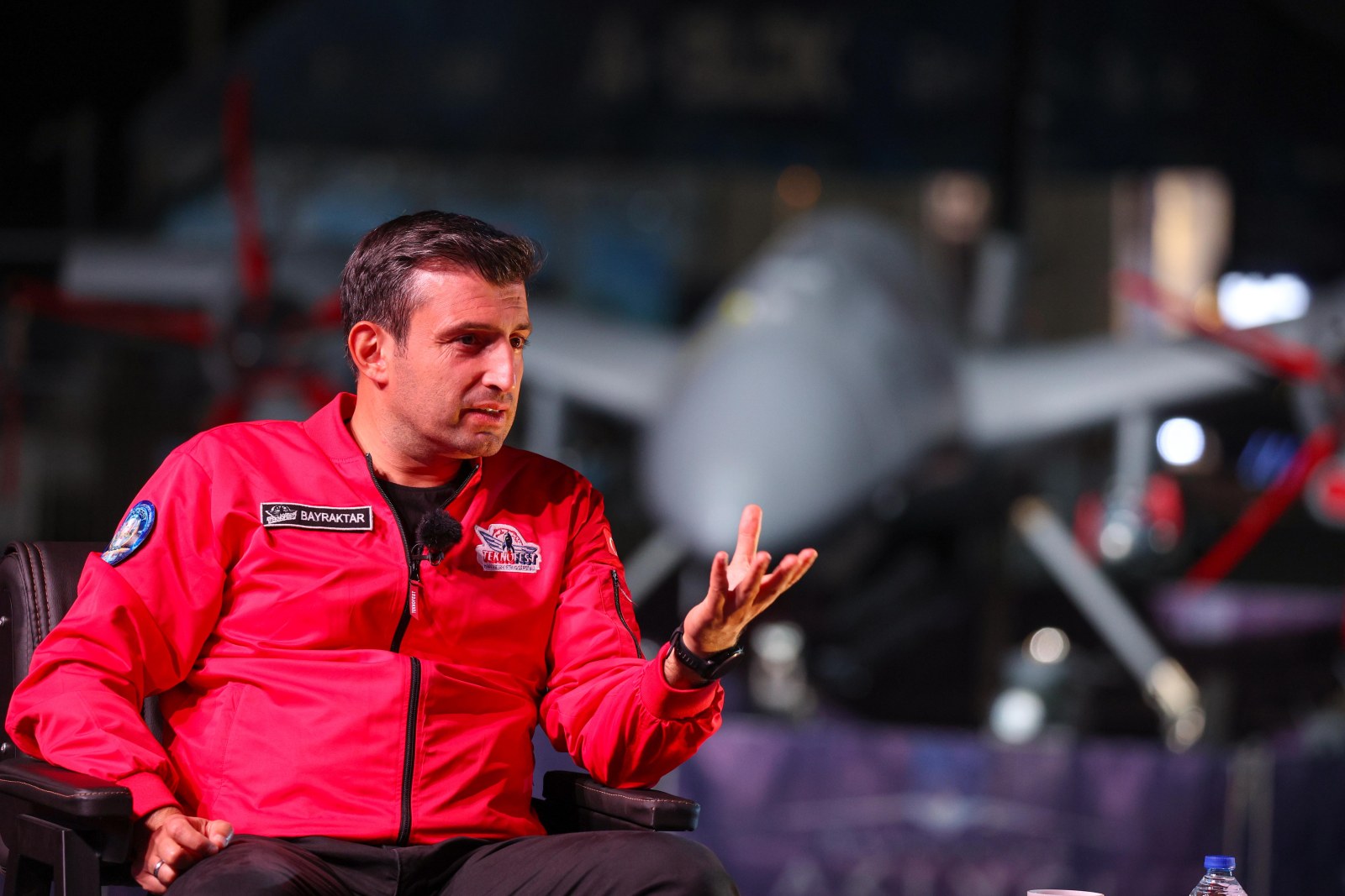 Bayraktar'dan Küresel Çatışma Uyarısı: 'Güçlü Olmayan Ezilir!'