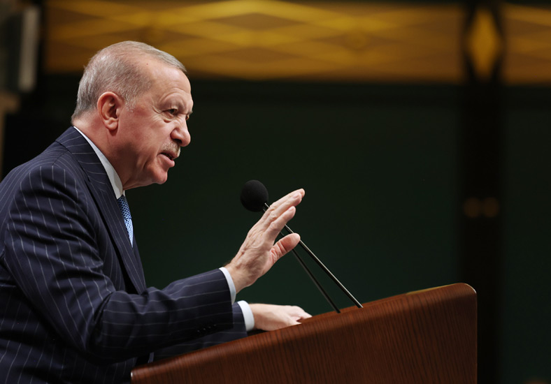 Erdoğan'dan Özel'e Sert Sözler : 'Biz Ana Muhalefetin Başındaki Zat Gibi Yabancılardan ‘5 dakikacık’ İlgi Dilenmiyoruz'