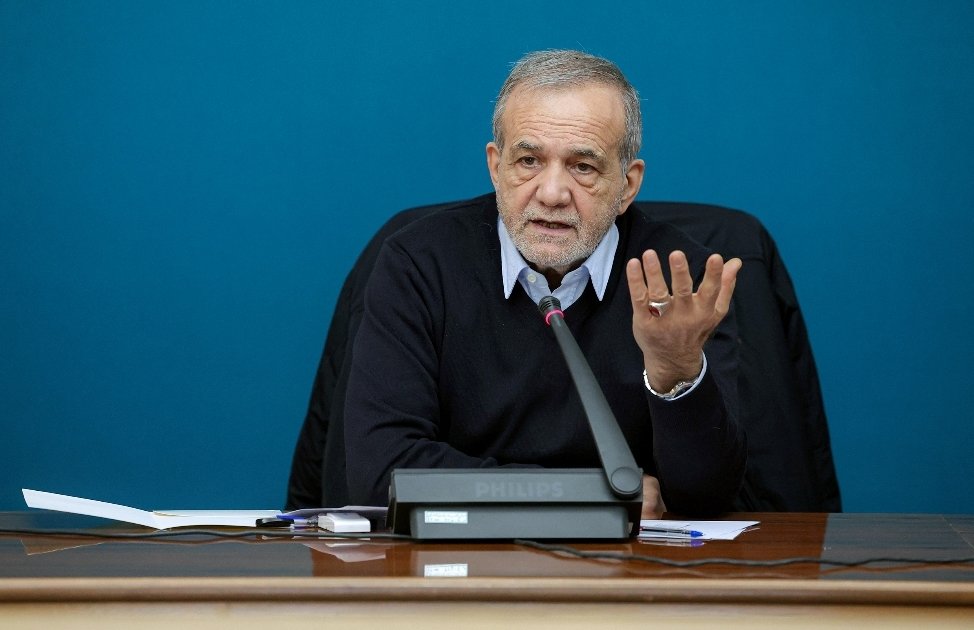 Pezeşkiyan'dan Valilere Emir: 'Protestolarda Hoşgörü, Ekonomide Sıkı Tedbir'